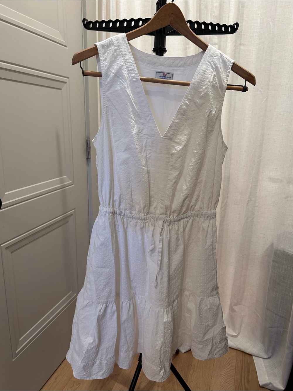Vineyard Vines White Sleeveless V-Neck Drawstring Tiered Dress